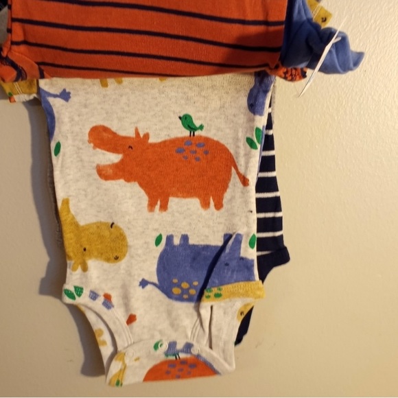 Carters Short Sleeve Onesies 5 pack - Picture 2 of 6